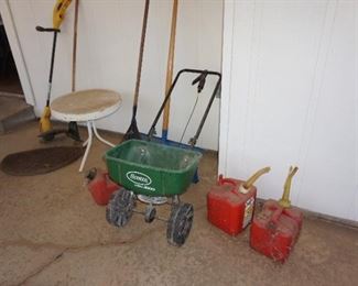 spreader, gas cans