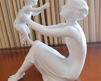 Kaiser W Germany Bisque Mother & Child
