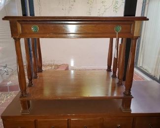 Heritage side table
28x22