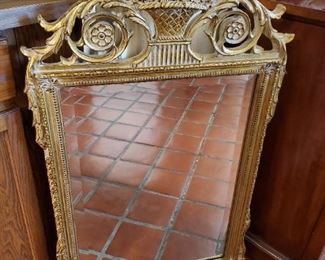 Gold mirror with flowers 40x24
Made in Mexico