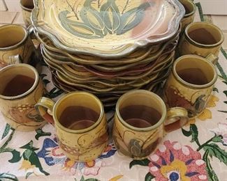 Namette Vacher
"Centrum Ciene"
12 plates & 8 mugs