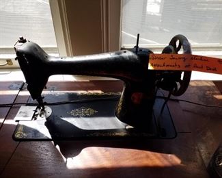Singer sewing machine, there are 2 of these a little different 