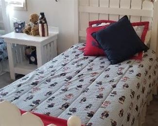 Picket fence twin beds