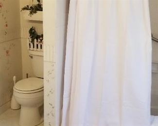 Toilets & bath fixtures