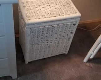 Wicker hamper