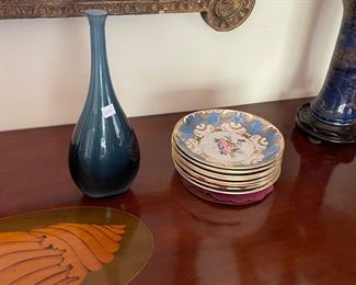 Kosta Boda vase - Limoges plates