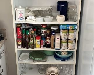 Loads of kitchen stuff 