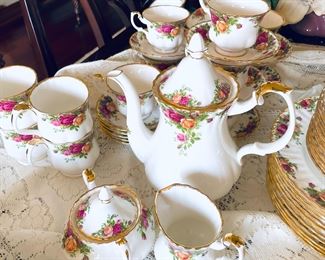 Royal Albert Old Country Roses China