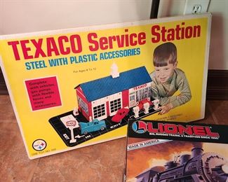 Vintage Texaco Service Station Toy