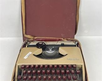 Vintage Olympia Splendid 33 Typewriter in Case
