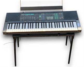 Yamaha Portatone Electronic Keyboard Model: PSR-36 w/ Stand! 