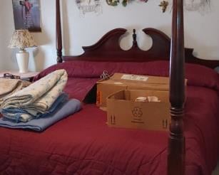 Beautiful Mahogany 4 poster bed