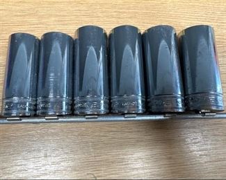 9 Snap-on Sockets 