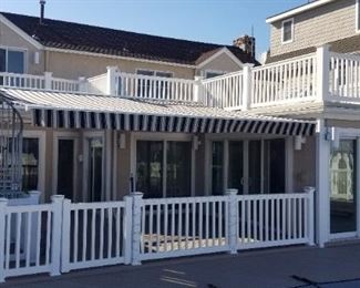 Electric awning approx. 14' x 17'