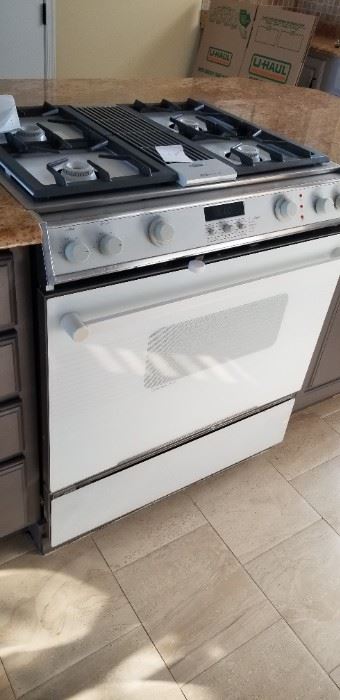 30" Jenn-Air slide-in gas range