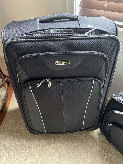 Avon Estate Sale Super Clean !! starts on 4/7/2023