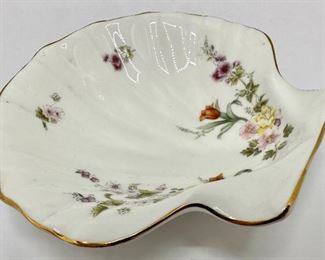 Vintage Wedgwood Bone China Scalloped Shell Trinket Dish With Gold Rim
Lot #: 78