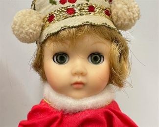 5 Vintage Ginny Vogue Dolls Far Away Lands 1966-1971 With Hand Tags: Scotland, Poland, Arabia, Russia, Italy
Lot #: 89