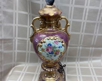 LOT 008- Decorative gold and floral lamp 21in tall $25