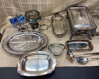 LOT 022- LOt of approx. 20 pieces of silverplate. $75