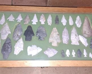 SEVERAL SHOWCASES OF ARROWHEADS
