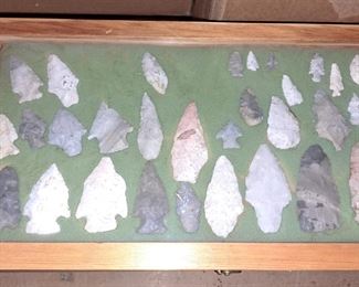 SEVERAL SHOWCASES OF ARROWHEADS