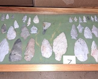 SEVERAL SHOWCASES OF ARROWHEADS