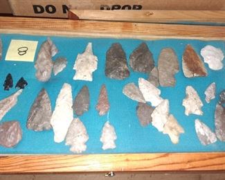 SEVERAL SHOWCASES OF ARROWHEADS