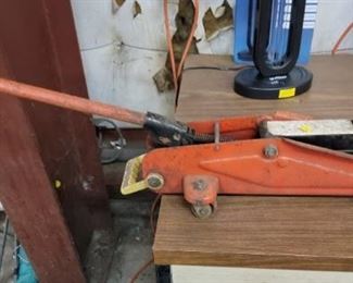  HYDRAULIC JACK