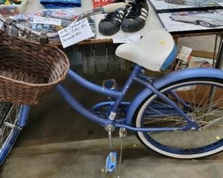 HUFFY CRANBROOK 24" WOMENS CRUISER BICYCLE 