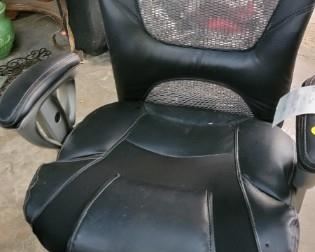 ROLLING OFFICE CHAIR