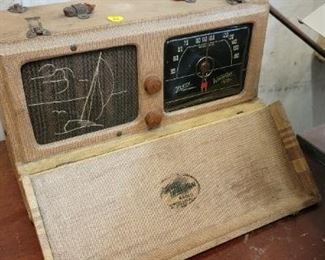 VINTAGE ZENITH RADIO