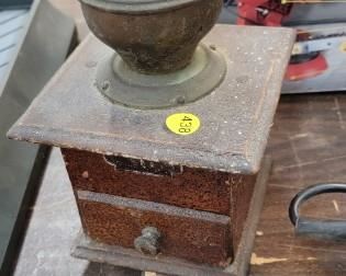 VINTAGE COFFEE GRINDER