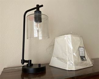 Threshold lamp and shade