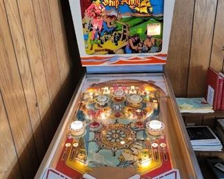 VINTAGE PINBALL MACHINE 