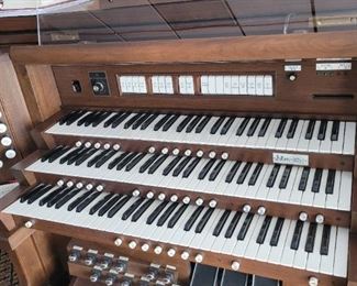 ALLEN CHURCH ORGAN WITH6 SPEAKERS 