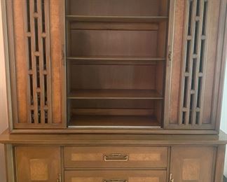 center doors slide to the sides