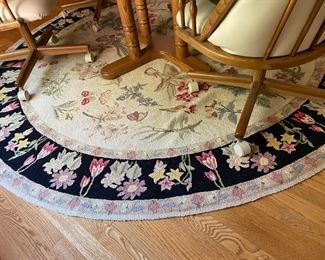 round hooked rug