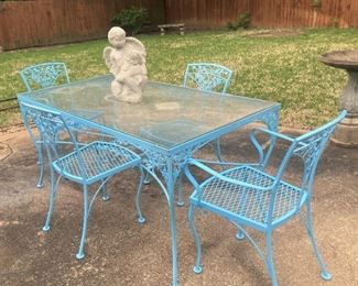 Patio table & 4 chairs