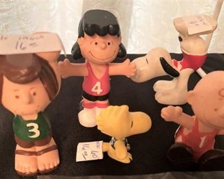 Vintage Peanut figures
