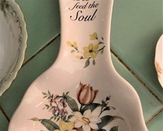 "flowers feed the Soul" spoon rest