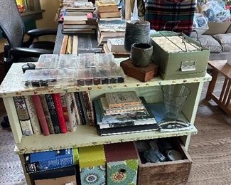 Supplie! Art supplies! Knitting. Crochet.