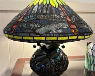 Tiffany Style Dragonfly-Stained Glass Table Lamp