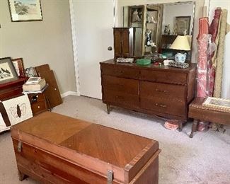 Vintage Bassett dresser with mirror, Lane cedar chest