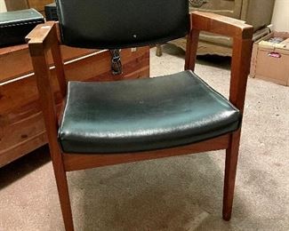 Gunlocke Chair Company chair