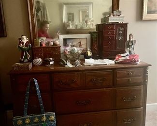 Sumter Furniture Co, South Carolina, oak dresser with mirror