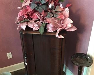 Vintage record holder, ash tray