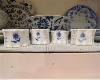 Set a for blue and white napkin rings