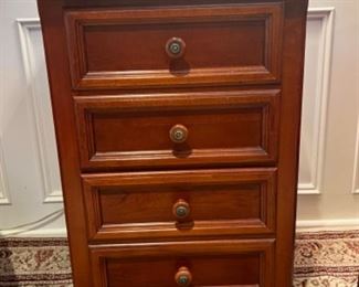 Decorative 2 Drawer file cabinet 