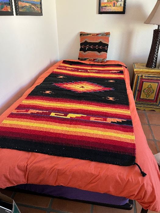 Twin bedding, comforter and Duvet